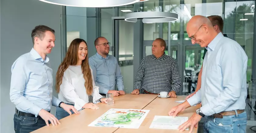 neumann-team-besprechung.jpg
